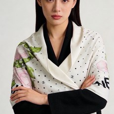 【升级双面同色 加密面料】 上新❤️ 140*140台版印花 黑白二色 高级都市新贵!山茶花的再一次邂逅!绝对的 【升级双面同色 加密面料】 上新❤️ 140*140台版印花 黑白二色 高级都市新贵!山茶花的再一次邂逅!绝对的