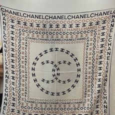 Chanel ~ 【140顶级双面丝绒披肩】 香家logo与字母的完美碰撞设计 底部还有隐隐约约的双C小Logo 完美 Chanel ~ 【140顶级双面丝绒披肩】 香家logo与字母的完美碰撞设计 底部还有隐隐约约的双C小Logo 完美