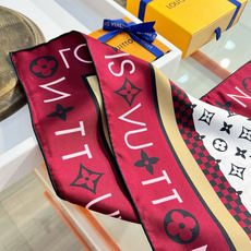 MONOGRAM SILHOUETTE 90双面丝巾 Monogram Silhouette 方巾为华美桑蚕丝融入 Mo MONOGRAM SILHOUETTE 90双面丝巾 Monogram Silhouette 方巾为华美桑蚕丝融入 Mo