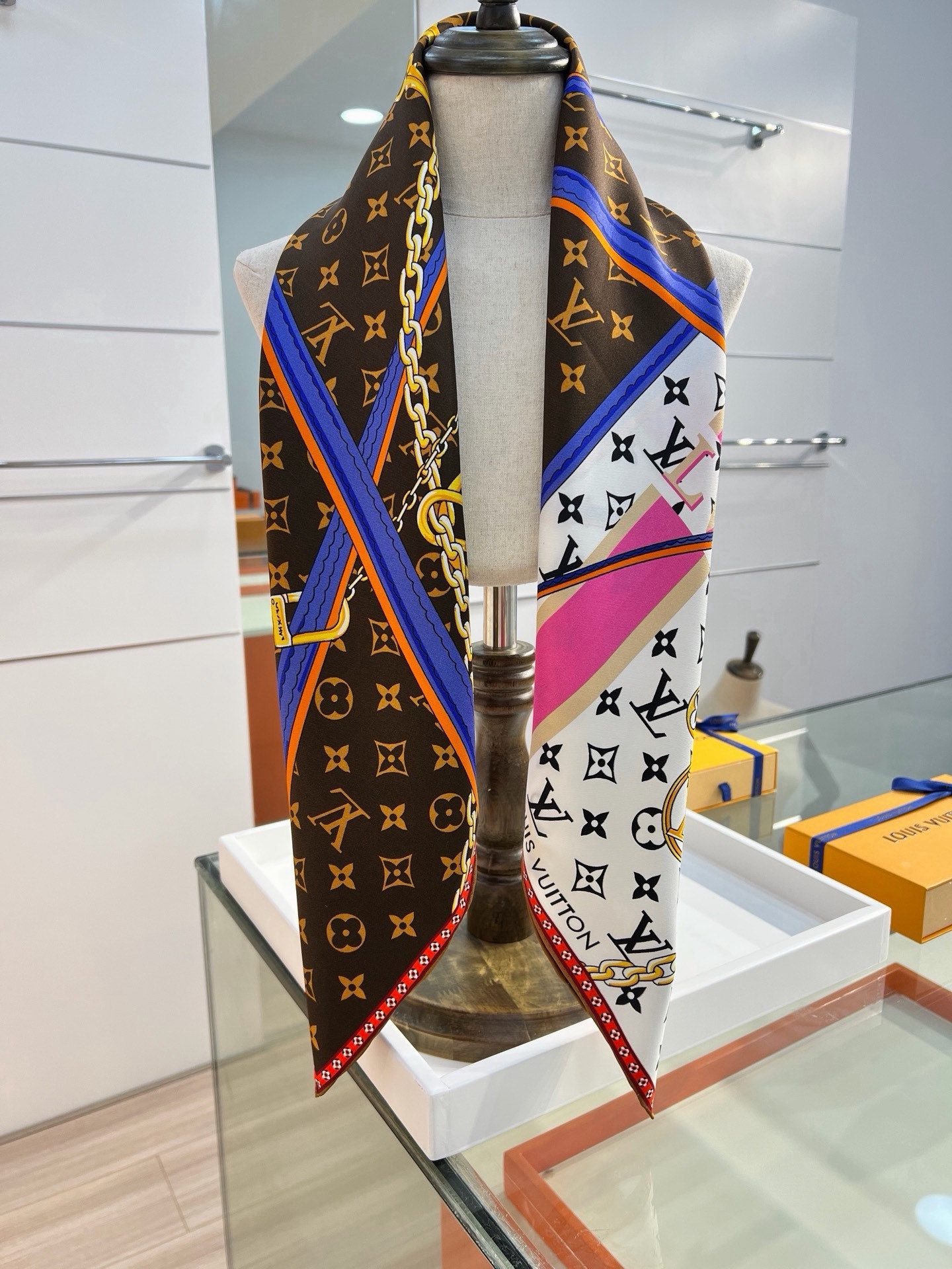 STRAP AND TRUNK SQUARE 90方巾 StraP And Trunk Square 方巾致敬品牌制箱传