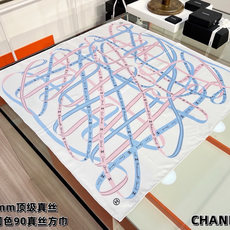 Chanel 26c~ 【18mm顶级双面真丝印花丝巾】 设计元素主要丝带、品牌logo 非常经典的设计、不挑人, 超显 Chanel 26c~ 【18mm顶级双面真丝印花丝巾】 设计元素主要丝带、品牌logo 非常经典的设计、不挑人, 超显