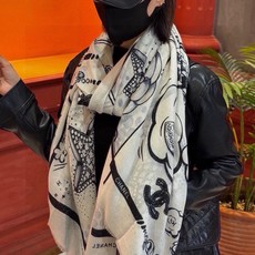 会发光发亮的围巾💟香奶奶专柜上新客供羊绒长巾👑👑 卖的超爆的,亮晶晶✨的银丝上身才会知道她的美,洋气、大牌范十足。最要紧 会发光发亮的围巾💟香奶奶专柜上新客供羊绒长巾👑👑 卖的超爆的,亮晶晶✨的银丝上身才会知道她的美,洋气、大牌范十足。最要紧