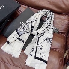 会发光发亮的围巾💟香奶奶专柜上新客供羊绒长巾👑👑 卖的超爆的,亮晶晶✨的银丝上身才会知道她的美,洋气、大牌范十足。最要紧 会发光发亮的围巾💟香奶奶专柜上新客供羊绒长巾👑👑 卖的超爆的,亮晶晶✨的银丝上身才会知道她的美,洋气、大牌范十足。最要紧
