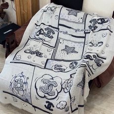 会发光发亮的围巾💟香奶奶专柜上新客供羊绒长巾👑👑 卖的超爆的,亮晶晶✨的银丝上身才会知道她的美,洋气、大牌范十足。最要紧 会发光发亮的围巾💟香奶奶专柜上新客供羊绒长巾👑👑 卖的超爆的,亮晶晶✨的银丝上身才会知道她的美,洋气、大牌范十足。最要紧