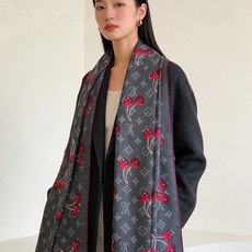 LV X TM MONOGRAM CERISE 【双面丝绒同色】 LV × TM Monogram Cerise 方巾出 LV X TM MONOGRAM CERISE 【双面丝绒同色】 LV × TM Monogram Cerise 方巾出