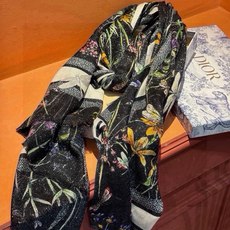 (会发光发亮的围巾)💃🏻💃🏻D家【D太阳女神银丝长巾】‼️抢‼️VIP推荐 ‼️👍下手一定要快【高端 大爱 ‼️羊绒➕银 (会发光发亮的围巾)💃🏻💃🏻D家【D太阳女神银丝长巾】‼️抢‼️VIP推荐 ‼️👍下手一定要快【高端 大爱 ‼️羊绒➕银