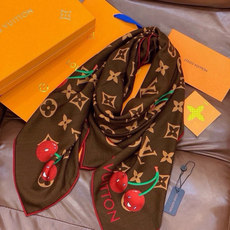 LV X TM MONOGRAM CERISE 140丝绒方巾 【140双面丝绒同色】 LV × TM Monogram LV X TM MONOGRAM CERISE 140丝绒方巾 【140双面丝绒同色】 LV × TM Monogram