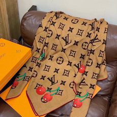 LV X TM MONOGRAM CERISE 140丝绒方巾 【140双面丝绒同色】 LV × TM Monogram LV X TM MONOGRAM CERISE 140丝绒方巾 【140双面丝绒同色】 LV × TM Monogram