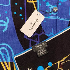 高级成衣系列~Chanel 【140双面同色丝绒披肩】 此系列谱写一曲自由轻灵的赞歌 本系列作品创新演绎品牌的风格符号 高级成衣系列~Chanel 【140双面同色丝绒披肩】 此系列谱写一曲自由轻灵的赞歌 本系列作品创新演绎品牌的风格符号