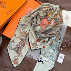 “马术学院”140双面同色丝绒披肩~Hermes 手工卷边丝绒方巾(30%桑蚕丝70%羊绒) 这款爱马仕的经典单品展现 “马术学院”140双面同色丝绒披肩~Hermes 手工卷边丝绒方巾(30%桑蚕丝70%羊绒) 这款爱马仕的经典单品展现