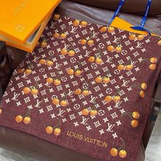 LV X TM MONOGRAM CERISE 140丝绒方巾 【140双面丝绒同色】 LV × TM Monogram LV X TM MONOGRAM CERISE 140丝绒方巾 【140双面丝绒同色】 LV × TM Monogram