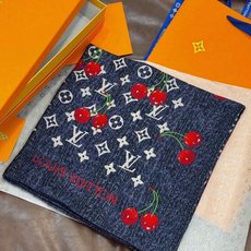 LV X TM MONOGRAM CERISE 140丝绒方巾 【140双面丝绒同色】 LV × TM Monogram LV X TM MONOGRAM CERISE 140丝绒方巾 【140双面丝绒同色】 LV × TM Monogram