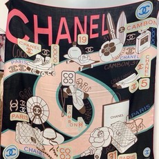 高级成衣系列~Chanel 【140双面同色丝绒披肩】 此系列谱写一曲自由轻灵的赞歌 本系列作品创新演绎品牌的风格符号 高级成衣系列~Chanel 【140双面同色丝绒披肩】 此系列谱写一曲自由轻灵的赞歌 本系列作品创新演绎品牌的风格符号