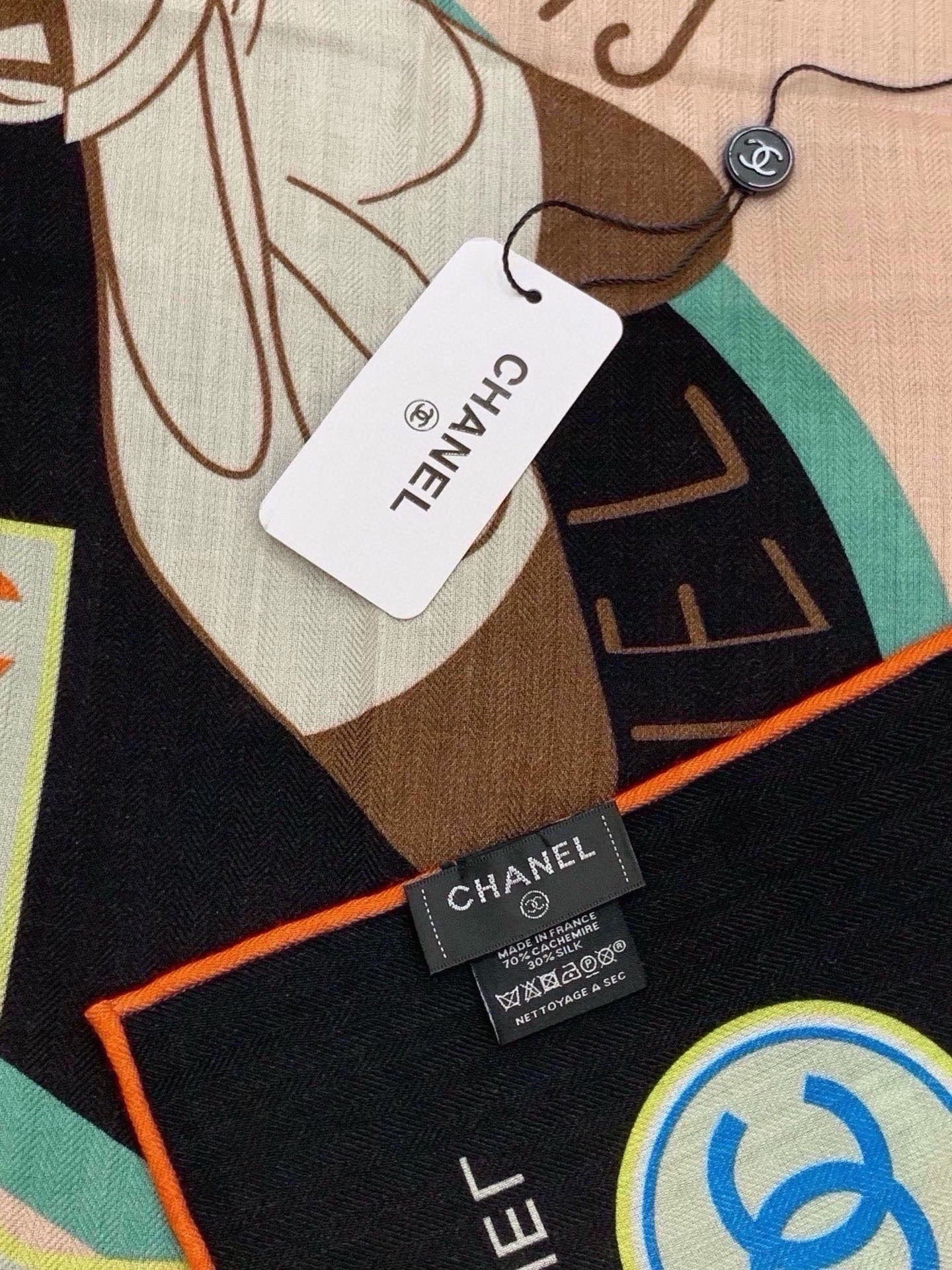 高级成衣系列~Chanel 【140双面同色丝绒披肩】 此系列谱写一曲自由轻灵的赞歌 本系列作品创新演绎品牌的风格符号 高级成衣系列~Chanel 【140双面同色丝绒披肩】 此系列谱写一曲自由轻灵的赞歌 本系列作品创新演绎品牌的风格符号