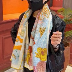 爱马仕~秋冬搭配利器❗️顶级双面同色 版真丝羊绒披肩!!1条等于2条】点睛精彩,图案和配色都超级喜欢,又一款双面配色工艺 爱马仕~秋冬搭配利器❗️顶级双面同色 版真丝羊绒披肩!!1条等于2条】点睛精彩,图案和配色都超级喜欢,又一款双面配色工艺