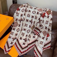 LV x TM 140披肩 【140顶级丝绒双面同色披肩】 本款L Multicolor披肩出自路易威登与知名日本艺术家 LV x TM 140披肩 【140顶级丝绒双面同色披肩】 本款L Multicolor披肩出自路易威登与知名日本艺术家