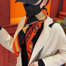 ❄️【双面同色】原单爱马仕140cm丝绒方巾💕 《马术密匙》,十九世纪的商品图录汇集了手工匠们的系列产品,或许其中潜藏着 ❄️【双面同色】原单爱马仕140cm丝绒方巾💕 《马术密匙》,十九世纪的商品图录汇集了手工匠们的系列产品,或许其中潜藏着