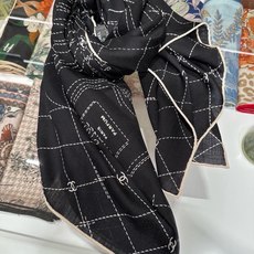 【升级双面同色 加密面料】 上新❤️ 140*140台版印花 黑白二色 高级都市新贵!山茶花的再一次邂逅!绝对的 【升级双面同色 加密面料】 上新❤️ 140*140台版印花 黑白二色 高级都市新贵!山茶花的再一次邂逅!绝对的