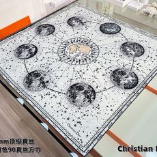 这款Dior 星座系列~ 【18mm顶级真丝双面同色印花方巾】 是发布秀的主打款式,以 Zodiac 印花、展示对星 这款Dior 星座系列~ 【18mm顶级真丝双面同色印花方巾】 是发布秀的主打款式,以 Zodiac 印花、展示对星