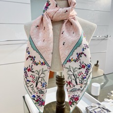 Dioramour 印花方巾 90 厘米蓝色桑蚕丝斜纹面料多色 Revolution Flowers 图案 Revolu Dioramour 印花方巾 90 厘米蓝色桑蚕丝斜纹面料多色 Revolution Flowers 图案 Revolu
