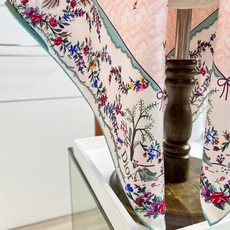 Dioramour 印花方巾 90 厘米蓝色桑蚕丝斜纹面料多色 Revolution Flowers 图案 Revolu Dioramour 印花方巾 90 厘米蓝色桑蚕丝斜纹面料多色 Revolution Flowers 图案 Revolu