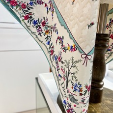 Dioramour 印花方巾 90 厘米蓝色桑蚕丝斜纹面料多色 Revolution Flowers 图案 Revolu Dioramour 印花方巾 90 厘米蓝色桑蚕丝斜纹面料多色 Revolution Flowers 图案 Revolu