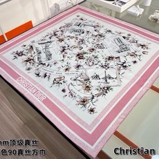 Dior 双面印花方巾 90 厘米白色和蓝色桑蚕丝斜纹面料 Souvenir de Rome图案 这款方巾饰以彼得罗•鲁 Dior 双面印花方巾 90 厘米白色和蓝色桑蚕丝斜纹面料 Souvenir de Rome图案 这款方巾饰以彼得罗•鲁