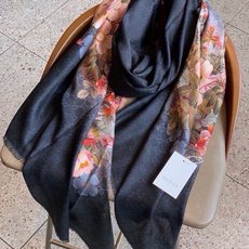 💟秀外慧中,美到过分❗️上身效果疯狂的喜欢❗️Gucci New~300支高端戒指绒!真心美爆了的设计,这个花卉元素真的 💟秀外慧中,美到过分❗️上身效果疯狂的喜欢❗️Gucci New~300支高端戒指绒!真心美爆了的设计,这个花卉元素真的