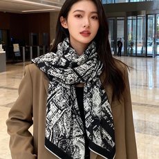 Dior ❤【️巴黎地图】140*140 双面同色丝绒方巾🉐️LAN DE 价🉐️ARIS 巴黎地图 这款方巾饰以本季经 Dior ❤【️巴黎地图】140*140 双面同色丝绒方巾🉐️LAN DE 价🉐️ARIS 巴黎地图 这款方巾饰以本季经