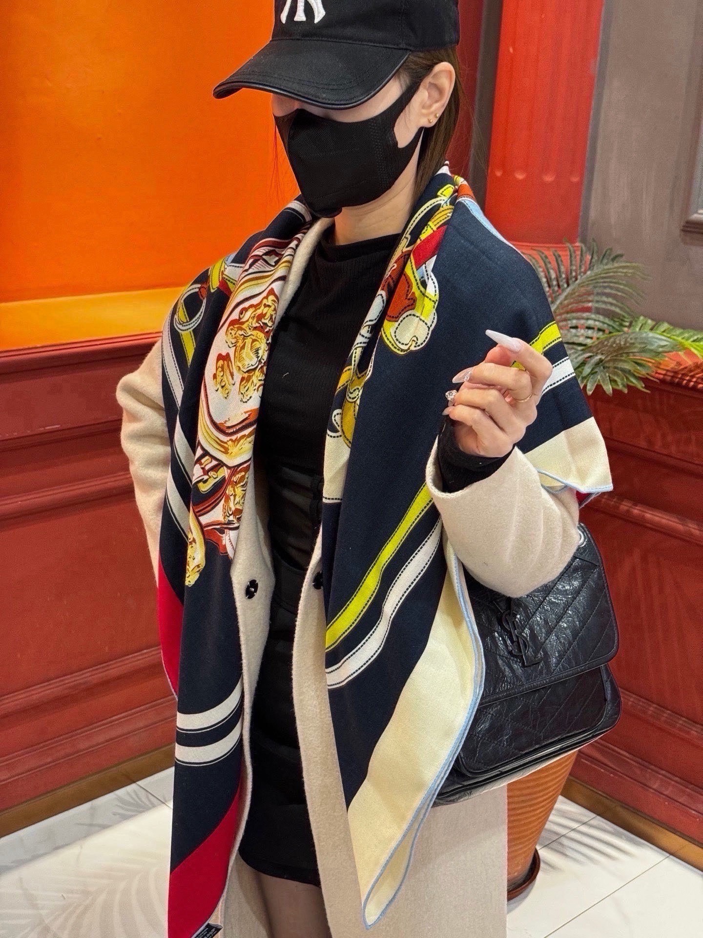 羊绒新款🆕🏇🏇买了都说好看‼️推荐💕【华丽的缰辔双面同色140】羊绒方巾,顶级工艺超值‼️爱马仕专柜爆款🎁💟立体呈现图案 羊绒新款🆕🏇🏇买了都说好看‼️推荐💕【华丽的缰辔双面同色140】羊绒方巾,顶级工艺超值‼️爱马仕专柜爆款🎁💟立体呈现图案