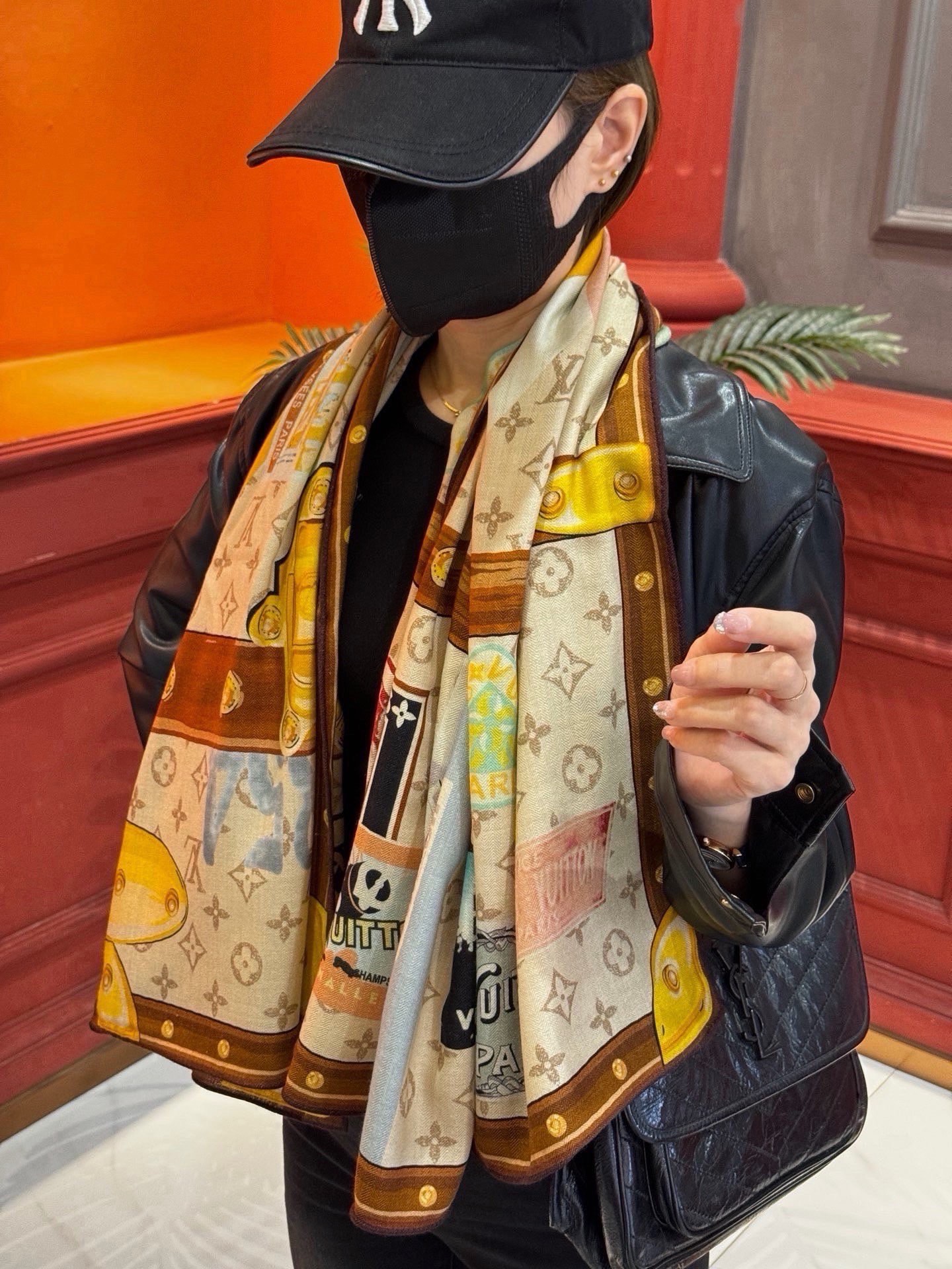 【LV】上新❤️  路易威登 一款值得品细节的高货 抠细节，从一个小块的配色去打败市场货 140方巾 二个配色  欢迎对