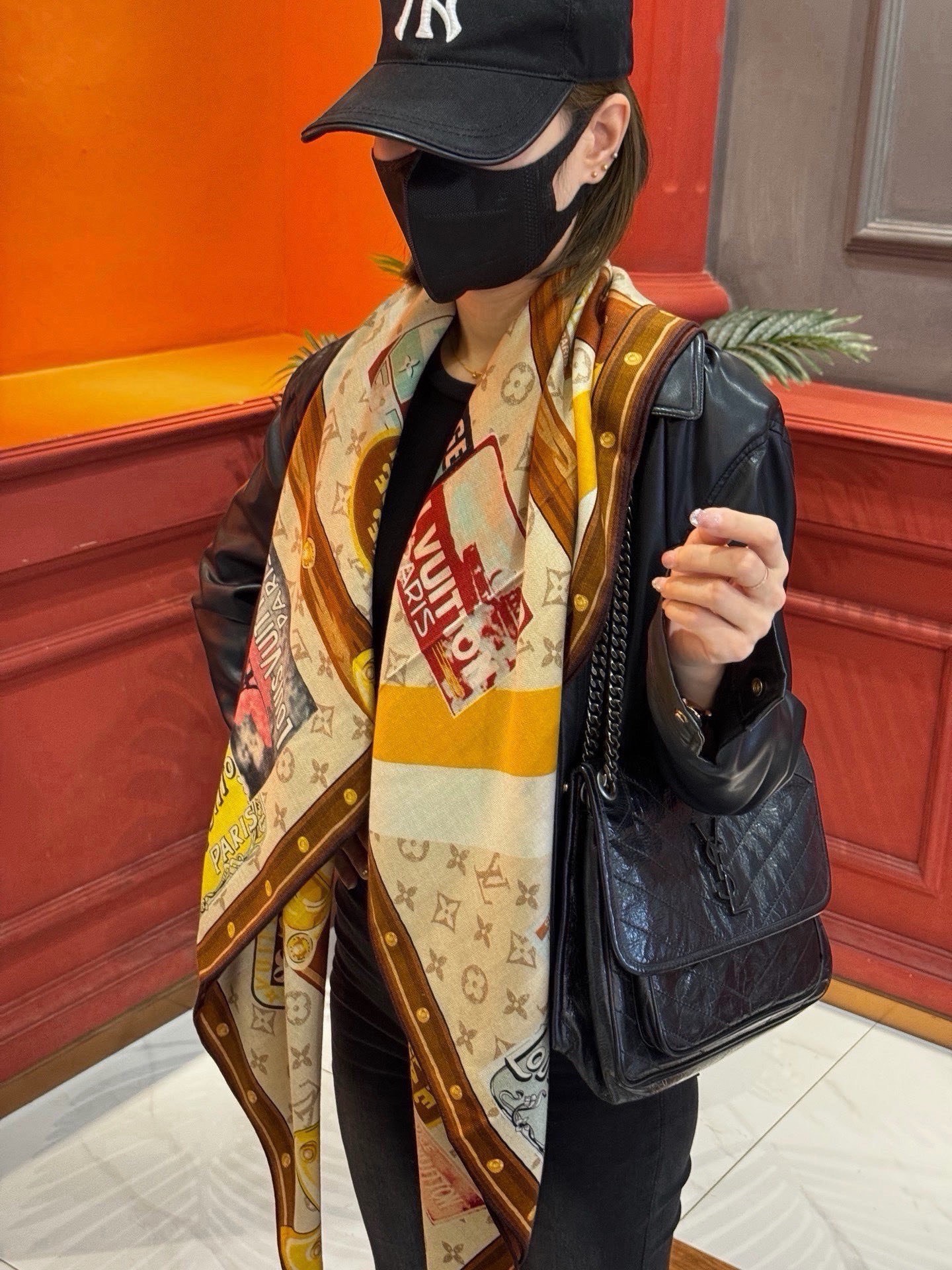 【LV】上新❤️  路易威登 一款值得品细节的高货 抠细节，从一个小块的配色去打败市场货 140方巾 二个配色  欢迎对