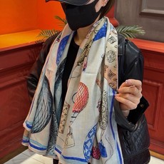 ❄【双面同色】原单Lv140cm丝绒方巾,《热气球》,本款方巾全新加入 U价🉐️ and Away 系列,致意路易威登的 ❄【双面同色】原单Lv140cm丝绒方巾,《热气球》,本款方巾全新加入 U价🉐️ and Away 系列,致意路易威登的