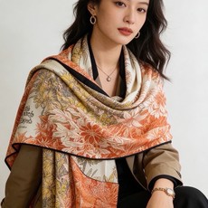 💟抢先 上新💞【双面同色丝绒方巾】手工卷边山羊绒和真丝混纺披肩(70%山羊绒,30%桑蚕丝) 这款披肩采用经典山羊绒和真 💟抢先 上新💞【双面同色丝绒方巾】手工卷边山羊绒和真丝混纺披肩(70%山羊绒,30%桑蚕丝) 这款披肩采用经典山羊绒和真