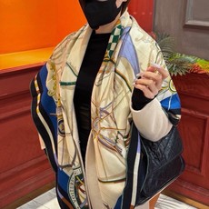 ❄️【双面同色】原单爱马仕140cm丝绒方巾💕 《平衡马车》,没有体验过野村大辅的豪华马车,就不算拥有丰富的人生经历。就 ❄️【双面同色】原单爱马仕140cm丝绒方巾💕 《平衡马车》,没有体验过野村大辅的豪华马车,就不算拥有丰富的人生经历。就