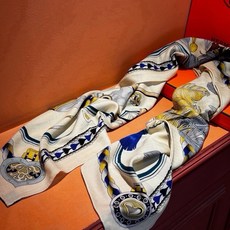 【双面同色】原单爱马仕140cm丝绒方巾💕 甜蜜的鞍具,装饰家芳登和佩西耶设计的一款餐盘增添骑士般的浪漫气息,该餐盘制作 【双面同色】原单爱马仕140cm丝绒方巾💕 甜蜜的鞍具,装饰家芳登和佩西耶设计的一款餐盘增添骑士般的浪漫气息,该餐盘制作