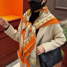 【双面同色】原单爱马仕140cm丝绒方巾💕 甜蜜的鞍具,装饰家芳登和佩西耶设计的一款餐盘增添骑士般的浪漫气息,该餐盘制作 【双面同色】原单爱马仕140cm丝绒方巾💕 甜蜜的鞍具,装饰家芳登和佩西耶设计的一款餐盘增添骑士般的浪漫气息,该餐盘制作