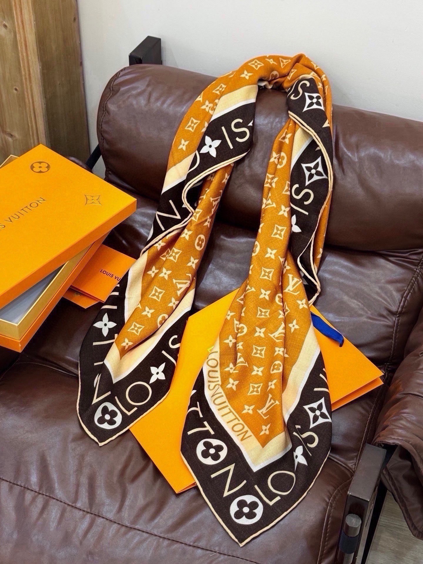 MONOGRAM INFINITY 140丝绒方巾 【140顶级丝绒双面同色】 Monogram Infinity 方巾