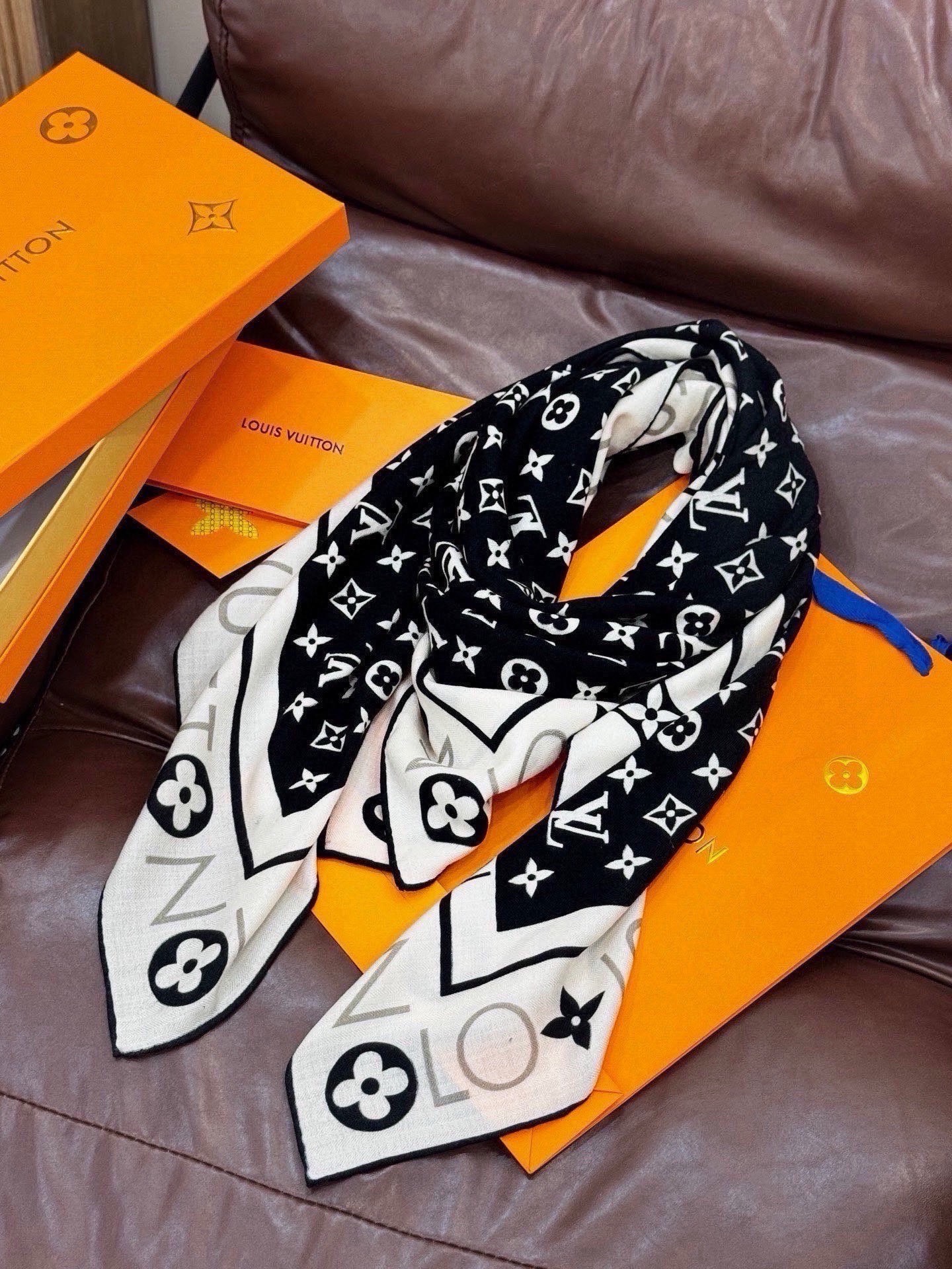 MONOGRAM INFINITY 140丝绒方巾 【140顶级丝绒双面同色】 Monogram Infinity 方巾