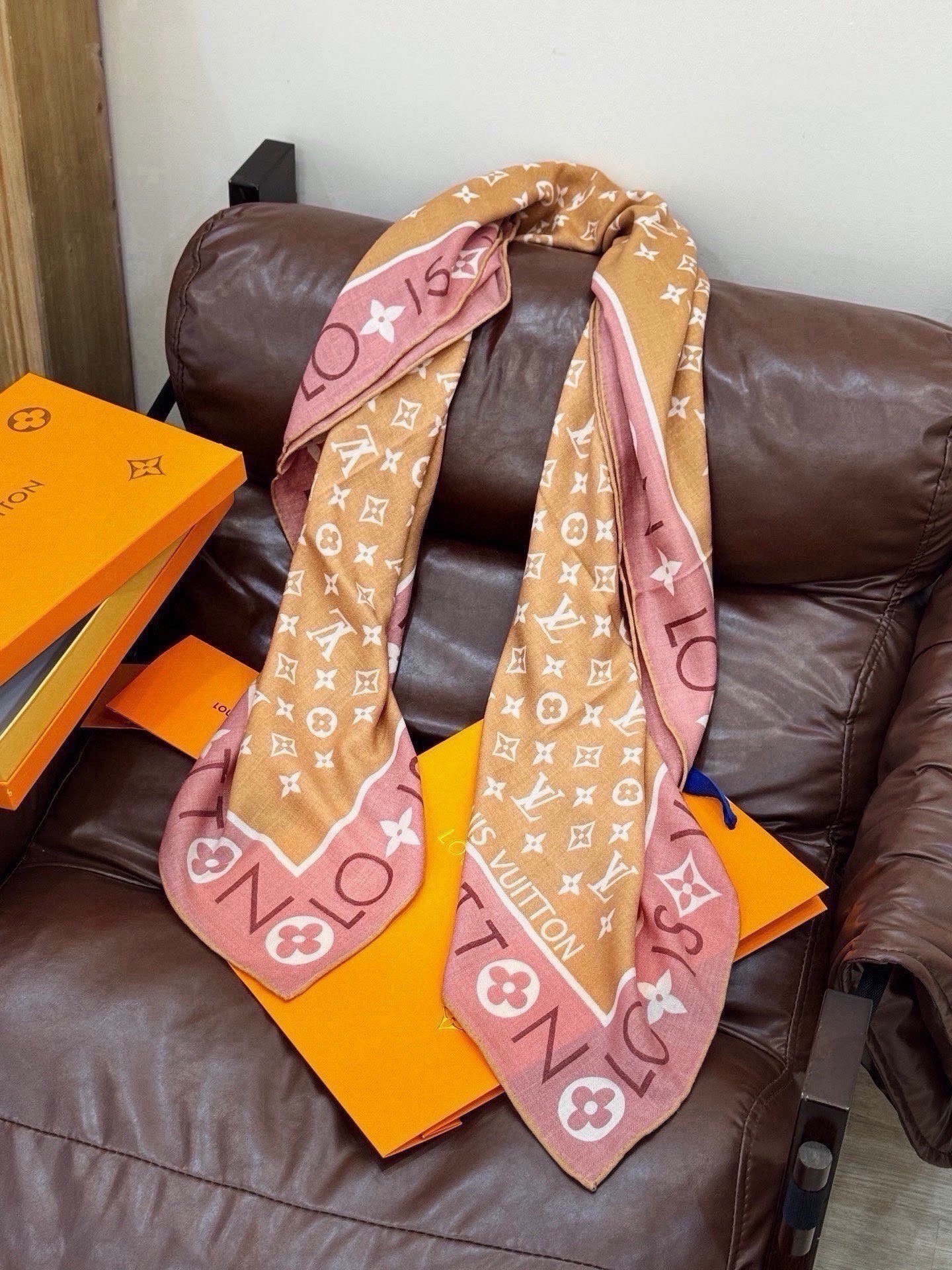 MONOGRAM INFINITY 140丝绒方巾 【140顶级丝绒双面同色】 Monogram Infinity 方巾