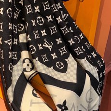 MONOGRAM INFINITY 140丝绒方巾 【140顶级丝绒双面同色】 Monogram Infinity 方巾 MONOGRAM INFINITY 140丝绒方巾 【140顶级丝绒双面同色】 Monogram Infinity 方巾