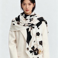 上新❤️ 【Chanel】 经典茶花优雅Coco风,Chanel最新菱格丝绒大方巾~气质到骨子里,香奶奶新一季的面料超 上新❤️ 【Chanel】 经典茶花优雅Coco风,Chanel最新菱格丝绒大方巾~气质到骨子里,香奶奶新一季的面料超