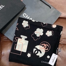 上新❤️ 【Chanel】 经典茶花优雅Coco风,Chanel最新菱格丝绒大方巾~气质到骨子里,香奶奶新一季的面料超 上新❤️ 【Chanel】 经典茶花优雅Coco风,Chanel最新菱格丝绒大方巾~气质到骨子里,香奶奶新一季的面料超