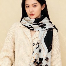 上新❤️ 【Chanel】 经典茶花优雅Coco风,Chanel最新菱格丝绒大方巾~气质到骨子里,香奶奶新一季的面料超 上新❤️ 【Chanel】 经典茶花优雅Coco风,Chanel最新菱格丝绒大方巾~气质到骨子里,香奶奶新一季的面料超