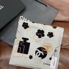 上新❤️ 【Chanel】 经典茶花优雅Coco风,Chanel最新菱格丝绒大方巾~气质到骨子里,香奶奶新一季的面料超 上新❤️ 【Chanel】 经典茶花优雅Coco风,Chanel最新菱格丝绒大方巾~气质到骨子里,香奶奶新一季的面料超