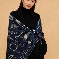 爱马仕(Hermes)【💗】 | “马具故事的诗意回顾”140披肩 【上新❤️】 永远秉承高品质 手工卷边羊绒和真丝混 爱马仕(Hermes)【💗】 | “马具故事的诗意回顾”140披肩 【上新❤️】 永远秉承高品质 手工卷边羊绒和真丝混