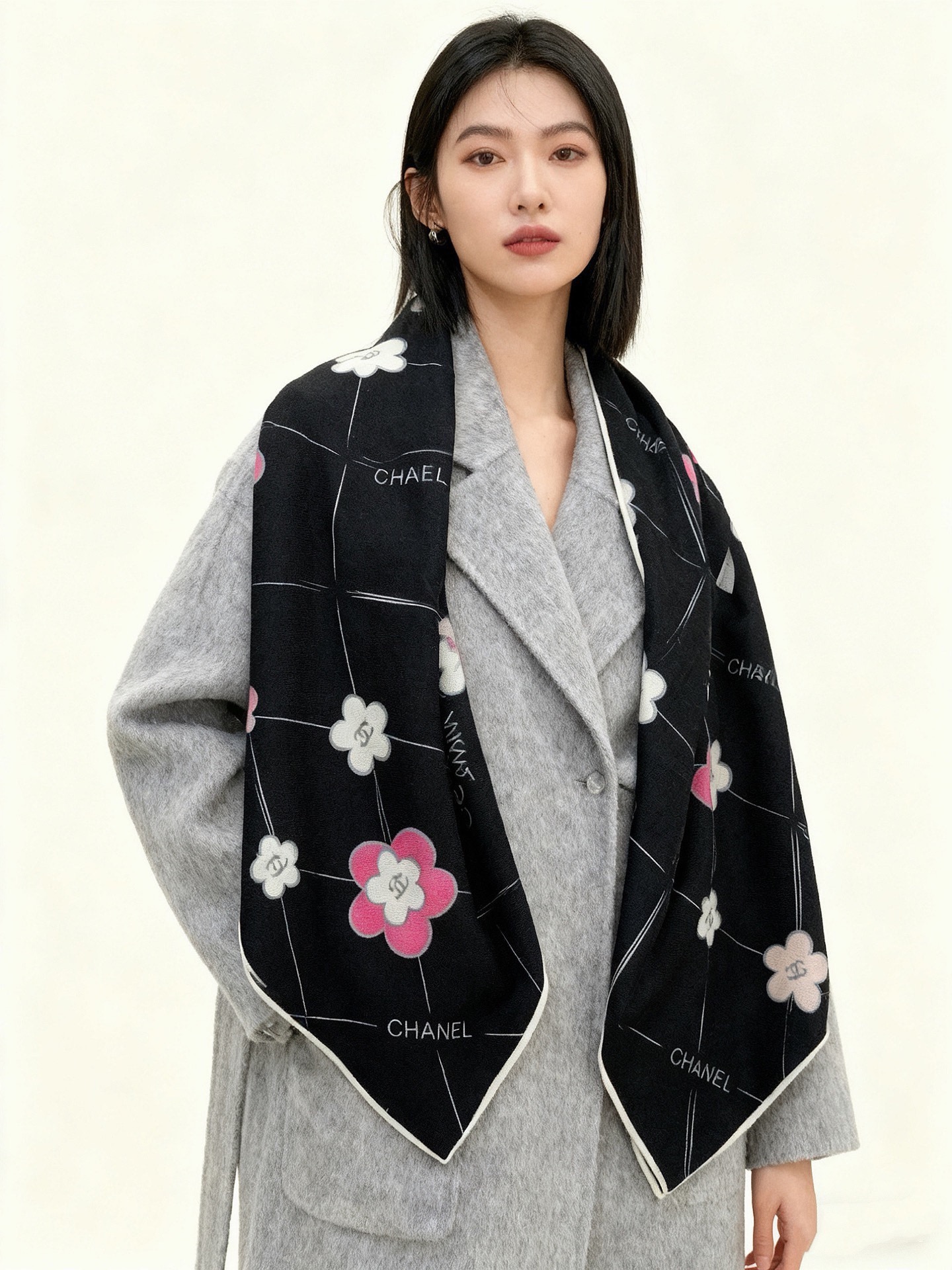 📦新款💖💖🏻🏻【山茶花印花140】140丝绒双面同色印花方巾‼️抢‼️VIP推荐 ‼️下手一定要快【高端 大爱 ‼️纯羊 📦新款💖💖🏻🏻【山茶花印花140】140丝绒双面同色印花方巾‼️抢‼️VIP推荐 ‼️下手一定要快【高端 大爱 ‼️纯羊