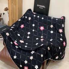 📦新款💖💖🏻🏻【山茶花印花140】140丝绒双面同色印花方巾‼️抢‼️VIP推荐 ‼️下手一定要快【高端 大爱 ‼️纯羊 📦新款💖💖🏻🏻【山茶花印花140】140丝绒双面同色印花方巾‼️抢‼️VIP推荐 ‼️下手一定要快【高端 大爱 ‼️纯羊