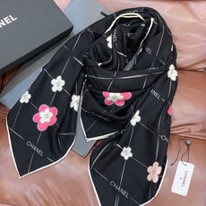 📦新款💖💖🏻🏻【山茶花印花140】140丝绒双面同色印花方巾‼️抢‼️VIP推荐 ‼️下手一定要快【高端 大爱 ‼️纯羊 📦新款💖💖🏻🏻【山茶花印花140】140丝绒双面同色印花方巾‼️抢‼️VIP推荐 ‼️下手一定要快【高端 大爱 ‼️纯羊