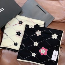 📦新款💖💖🏻🏻【山茶花印花140】140丝绒双面同色印花方巾‼️抢‼️VIP推荐 ‼️下手一定要快【高端 大爱 ‼️纯羊 📦新款💖💖🏻🏻【山茶花印花140】140丝绒双面同色印花方巾‼️抢‼️VIP推荐 ‼️下手一定要快【高端 大爱 ‼️纯羊